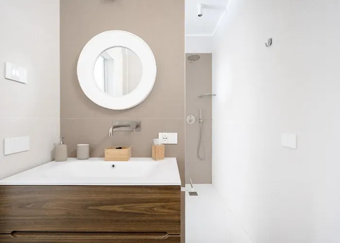 Appartamento Palazzo Verdi - Seafront Luxe Retreat
