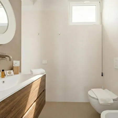 Apartamento Palazzo Verdi - Seafront Luxe Retreat Bari