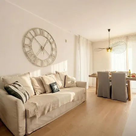 Apartamento Palazzo Verdi - Seafront Luxe Retreat *