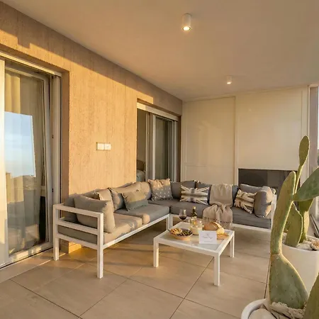 Palazzo Verdi - Seafront Luxe Retreat Apartamento Bari