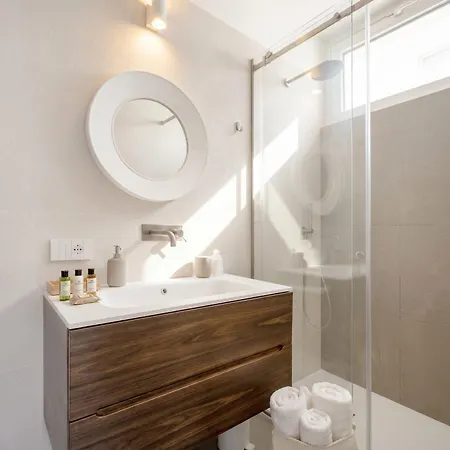 Apartamento Palazzo Verdi - Seafront Luxe Retreat